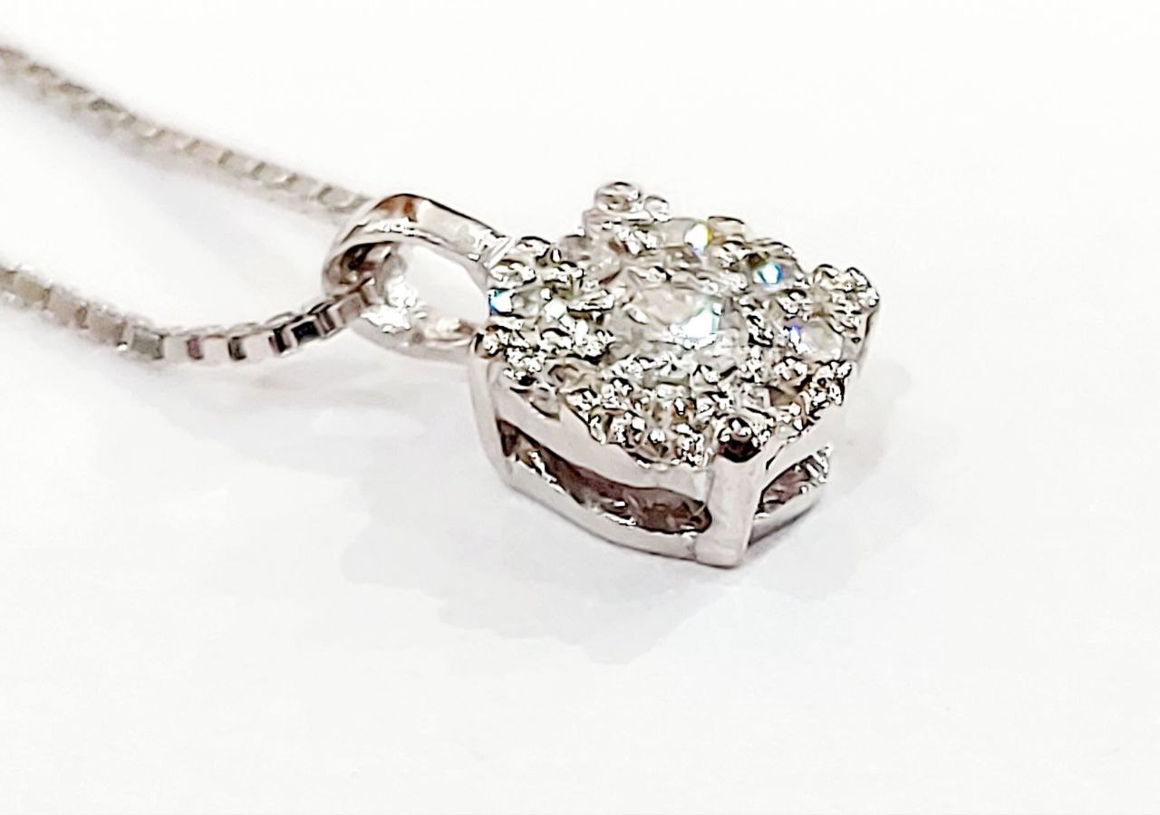 Collana con ciondolo magic in Oro Bianco con Diamanti 0,13  ct 18 Kt (750)