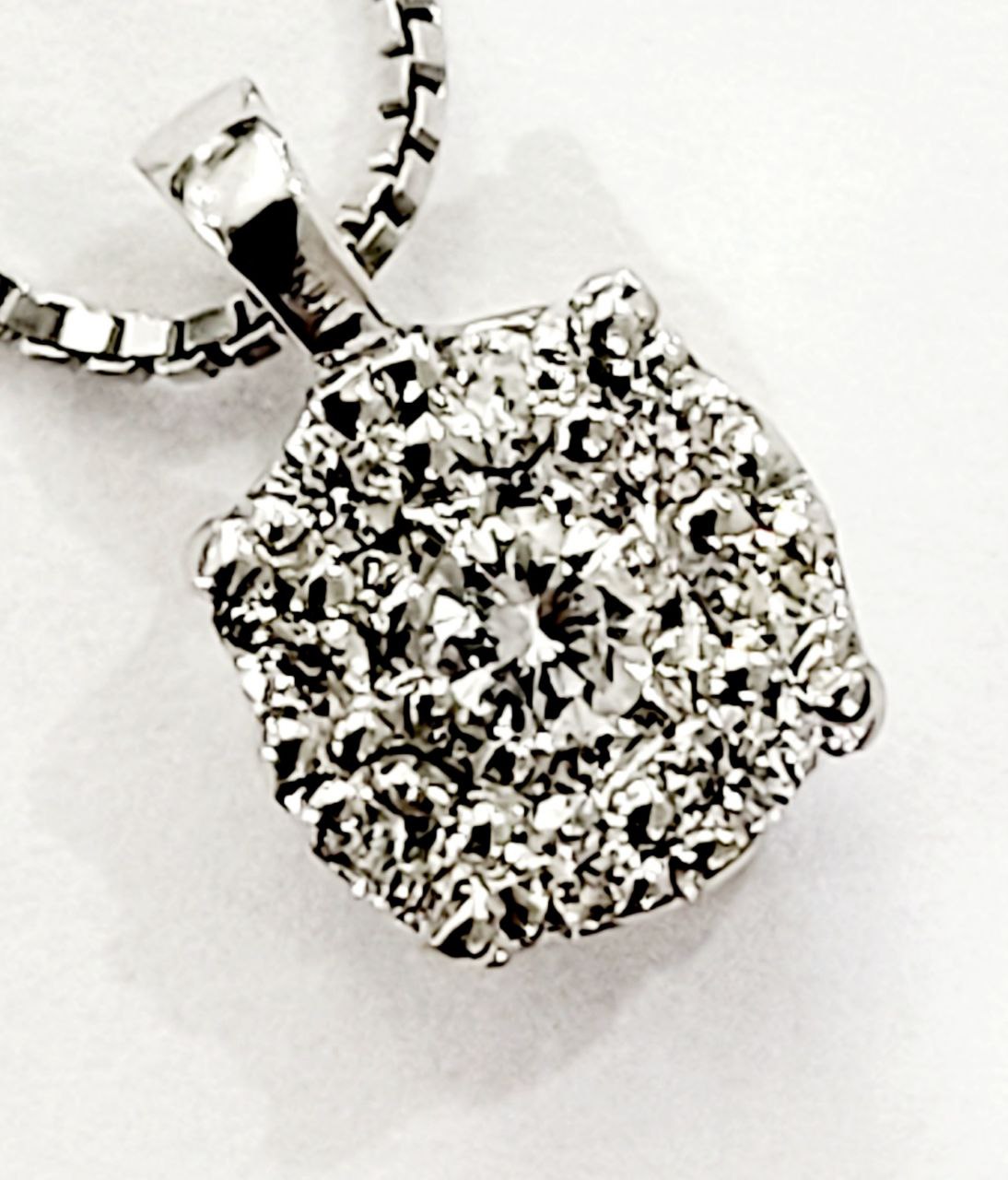 Collana con ciondolo magic in Oro Bianco con Diamanti 0,13  ct 18 Kt (750)