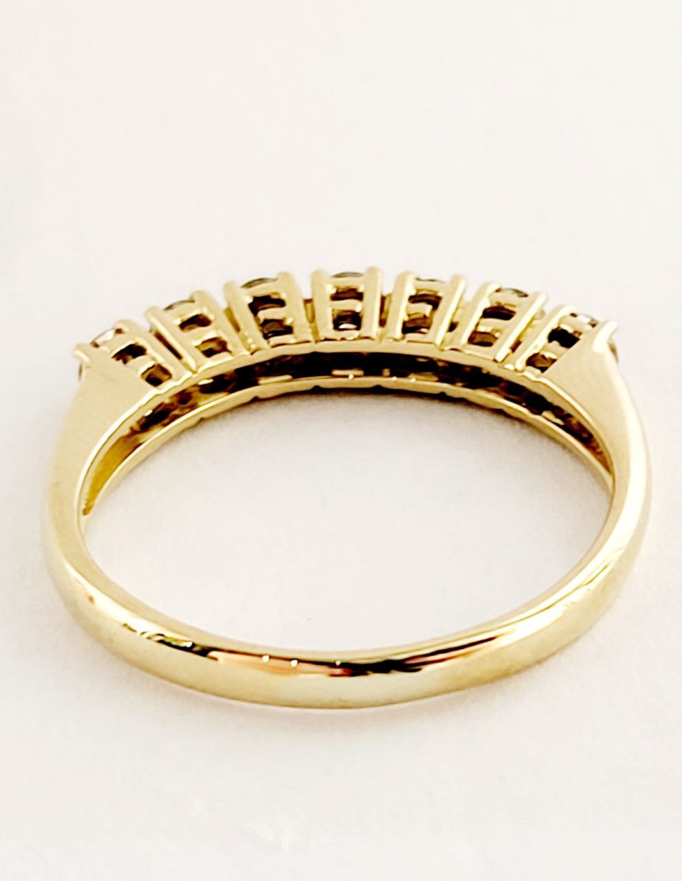 Anello  modello riviera con  7 Diamanti taglio brillante 0,45 ct in Oro Giallo -18 kt -750
