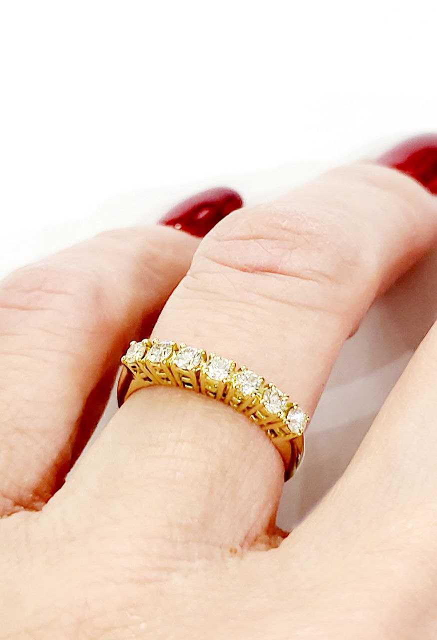 Anello  modello riviera con  7 Diamanti taglio brillante 0,45 ct in Oro Giallo -18 kt -750