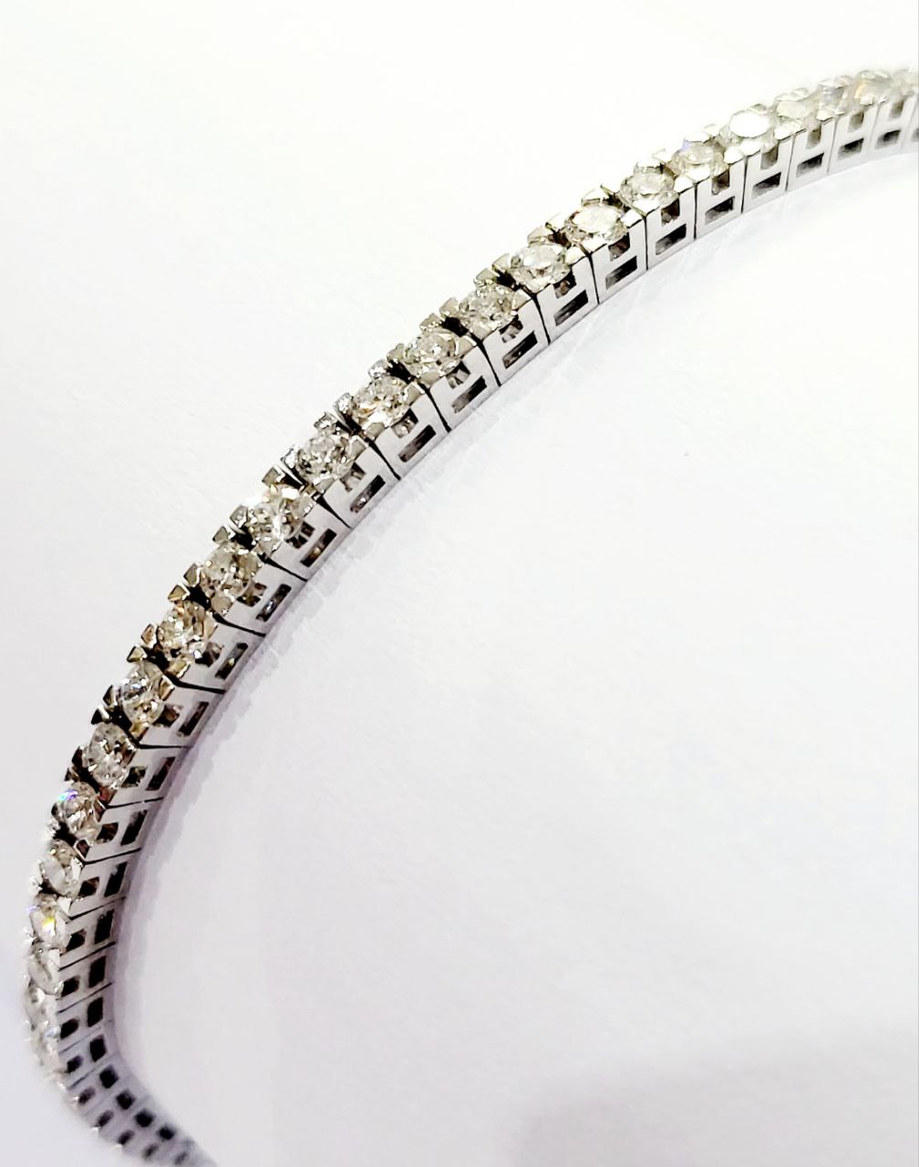 Bracciale modello  tennis in Oro Bianco 18 kt con Diamanti bianchi naturali Ct 3,10- 17 cm