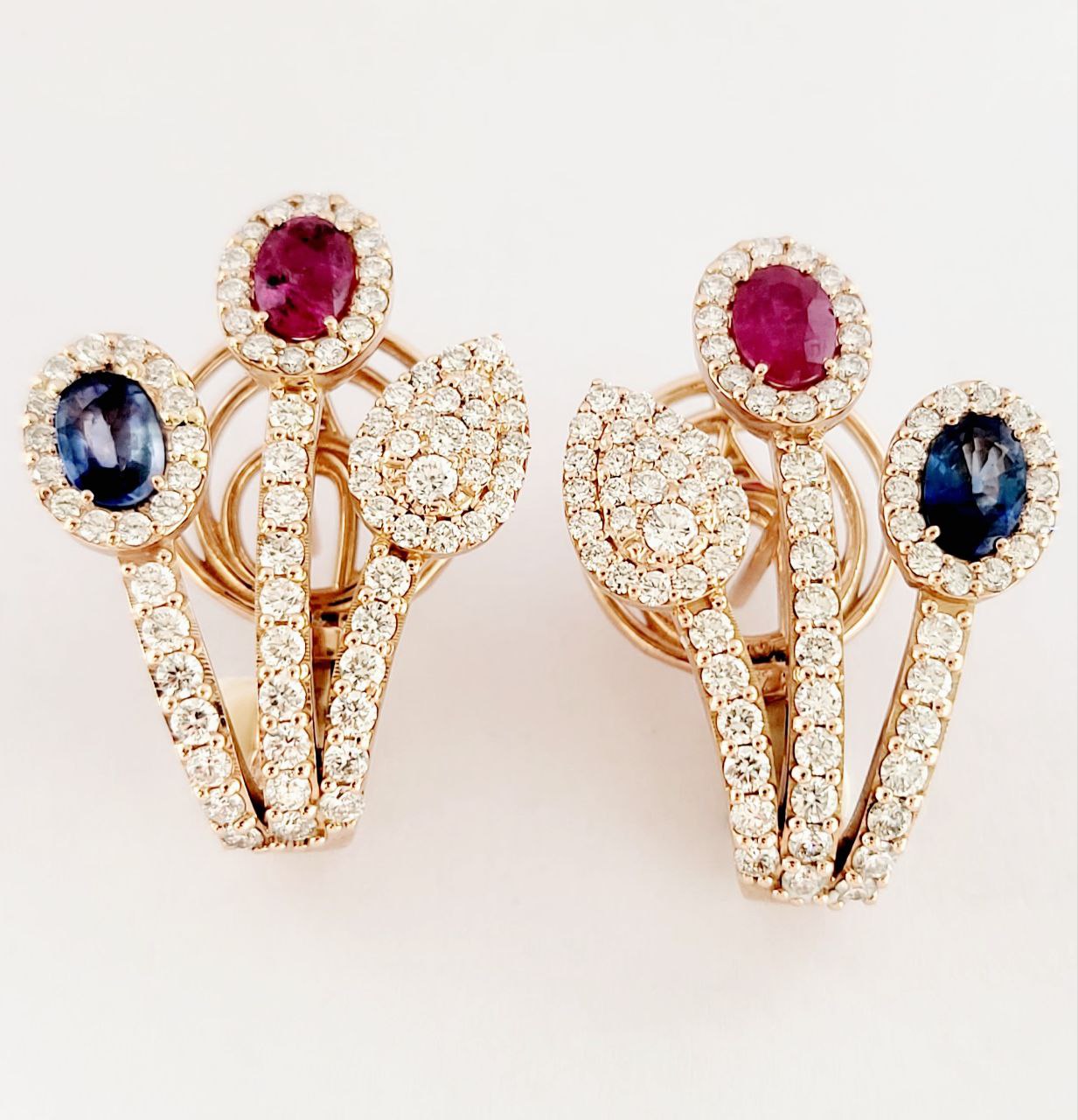 Orecchini Esclusivi da Donna modello fantasia in Oro Rosa con Diamanti Zaffiro e Diamanti 18kt-750