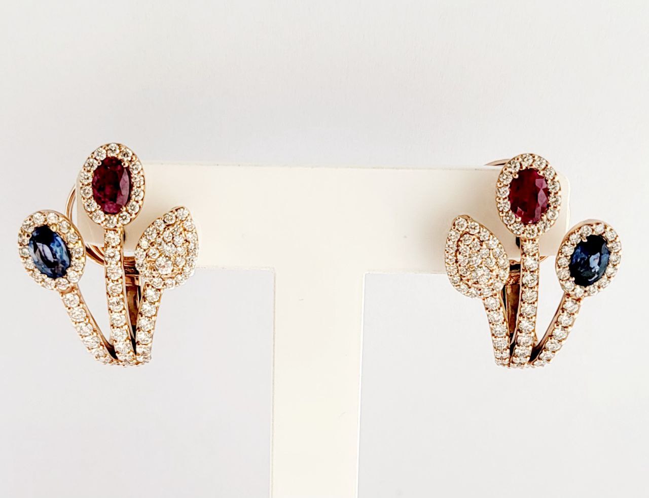 Orecchini Esclusivi da Donna modello fantasia in Oro Rosa con Diamanti Zaffiro e Diamanti 18kt-750