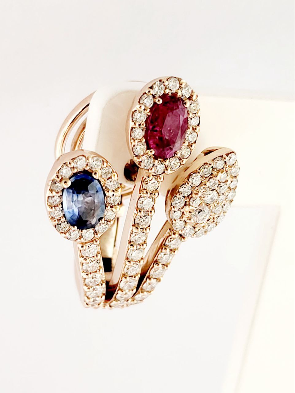Orecchini Esclusivi da Donna modello fantasia in Oro Rosa con Diamanti Zaffiro e Diamanti 18kt-750