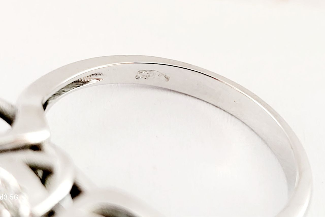 Anello trilogy modello  magic in Oro Bianco con Diamanti 0,93 ct 18kt (750)