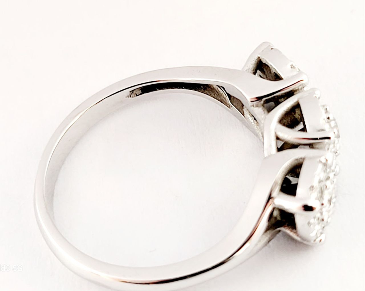 Anello trilogy modello  magic in Oro Bianco con Diamanti 0,93 ct 18kt (750)