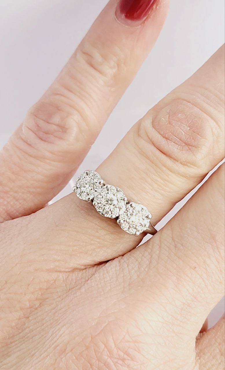 Anello trilogy modello  magic in Oro Bianco con Diamanti 0,93 ct 18kt (750)