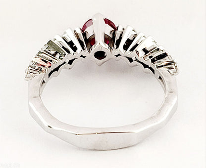 Anello fantasia in oro bianco 18kt con Rubino ct 0,80 e Diamanti ct 0,67