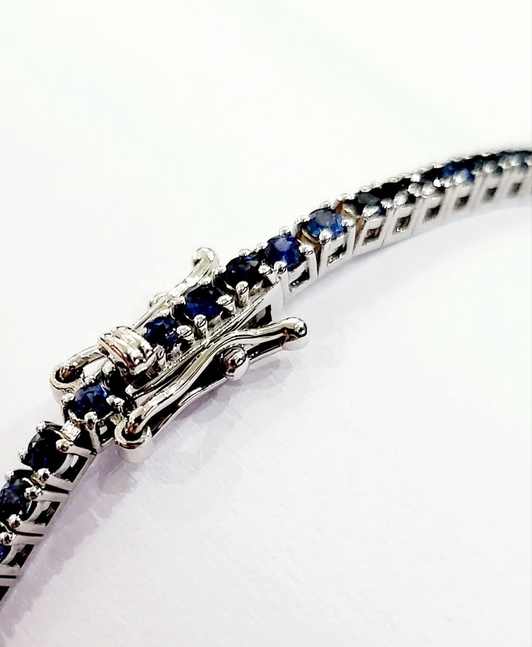 Bracciale Tennis con zaffiro blu natural ct 2,55 in Oro bianco 18kt-750 -19 cm