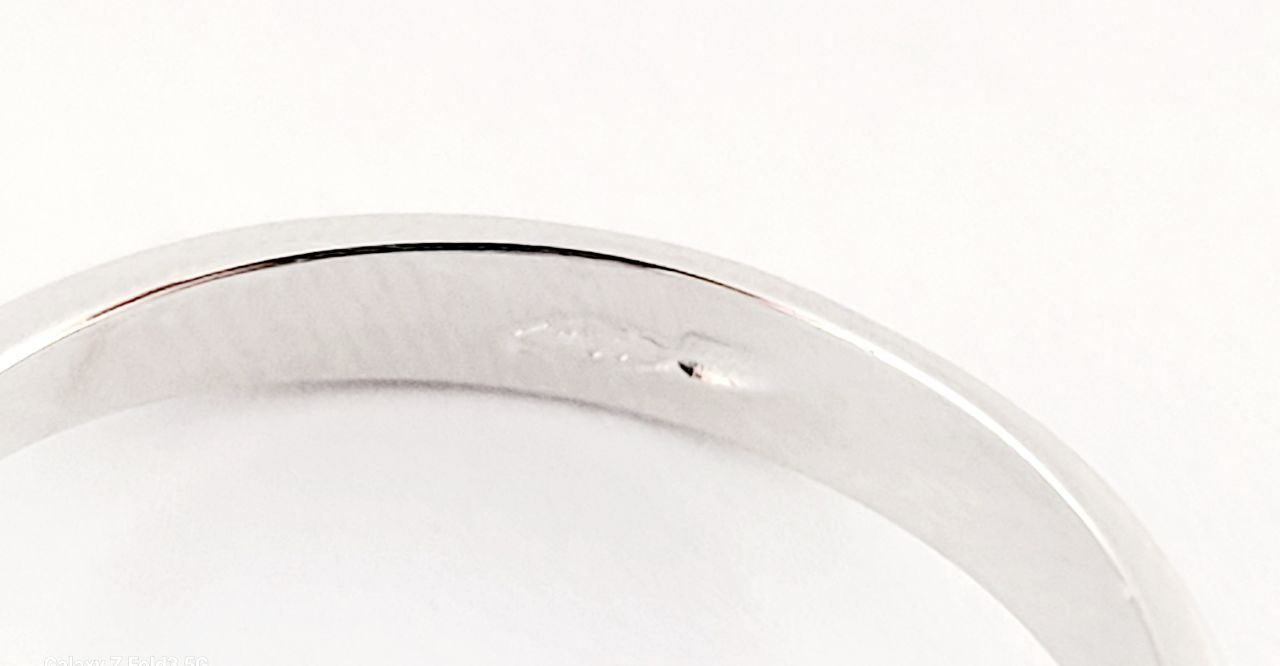 Anello modello trilogy in Oro bianco 18kt-750 Rubino ovale ct 1,15 e Diamanti ct 0,10