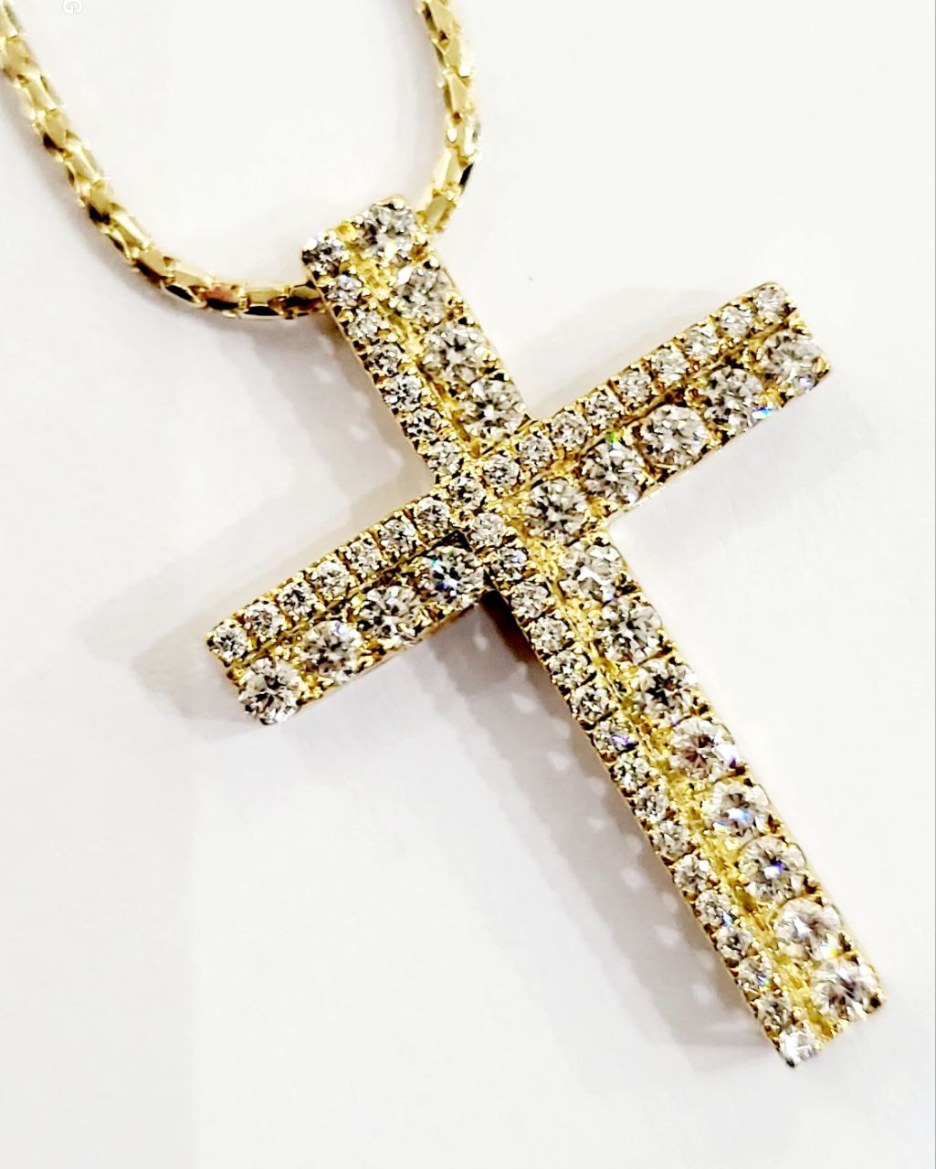 Collana modello cobra con pendente Croce   in Oro Giallo con Diamanti 0,80 totali ct 18 kt-750