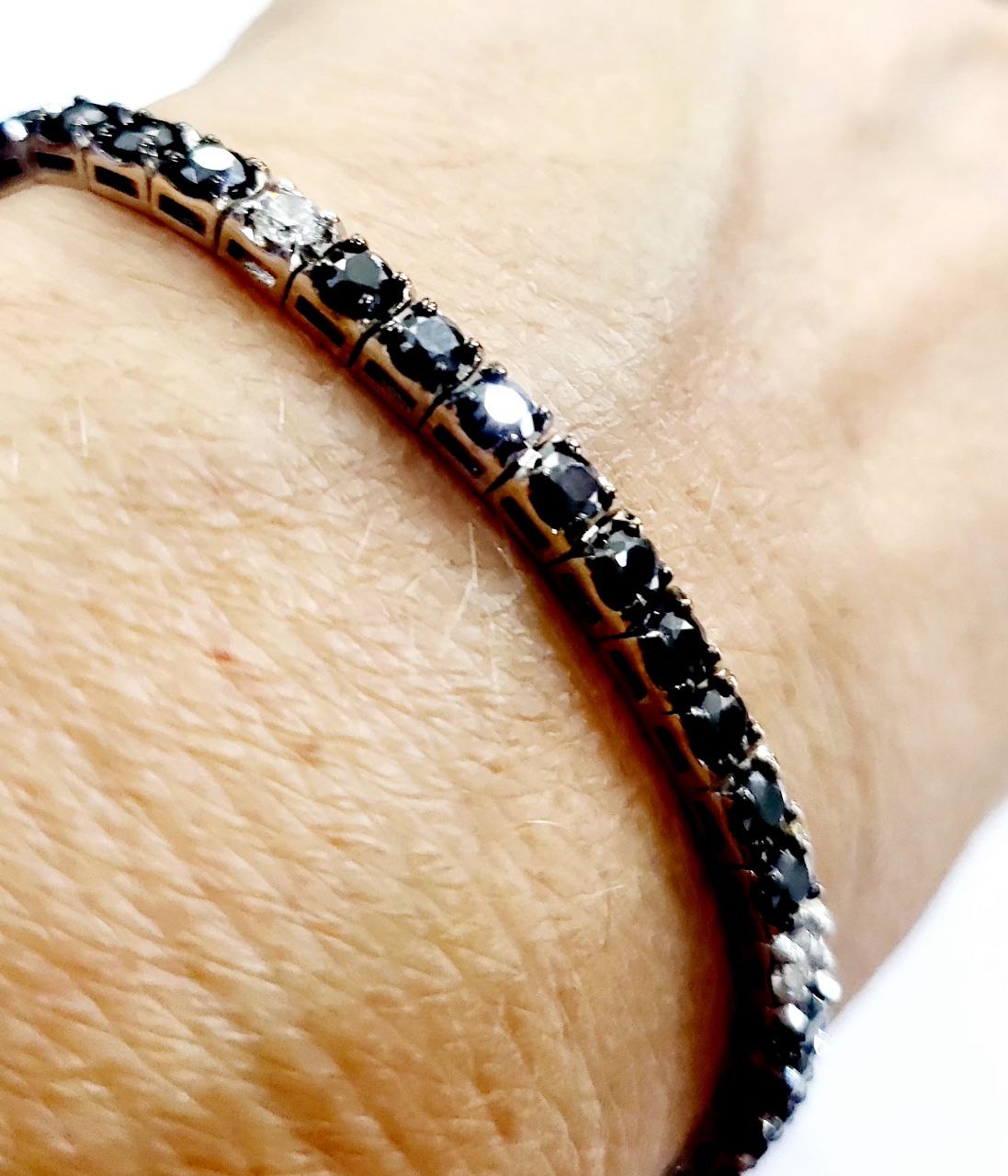 Bracciale Tennis Oro Bianco 18kt-750 Diamanti Neri ct 6,00 Diamanti Bianchi ct 0,48 - Certificato Gem-Tech