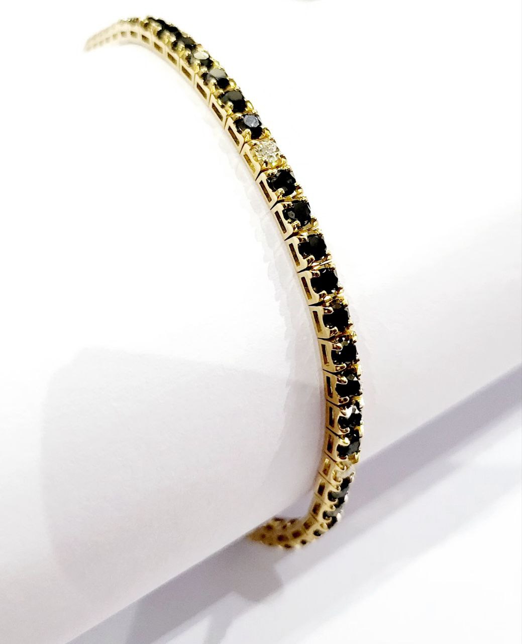 Bracciale Tennis Oro Giallo  18kt-750 Diamanti Neri ct 6,05  Diamanti Bianchi ct 0,48 - Certificato Gem tech