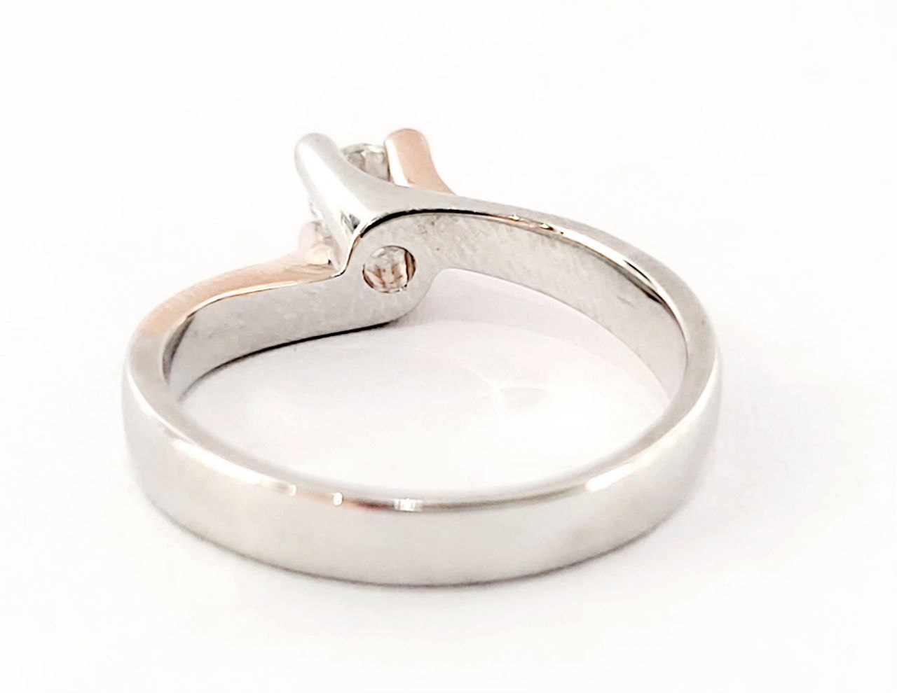Anello Solitario in Oro Bianco e Oro Rosa con Diamante 0,25 ct 18 kt (750)