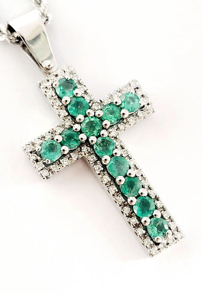 Collana e pendente croce in Oro Bianco con Smeraldi 1,45 ct e Diamanti 0,50 ct 18 kt (750)