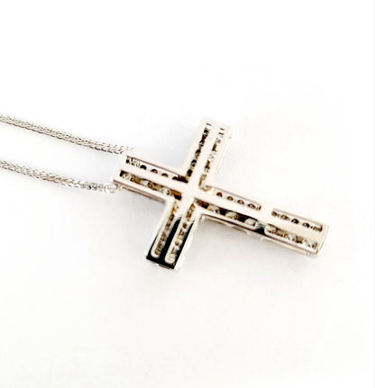 Collana Croce in Oro Bianco 18K con Diamanti 0,50 ct