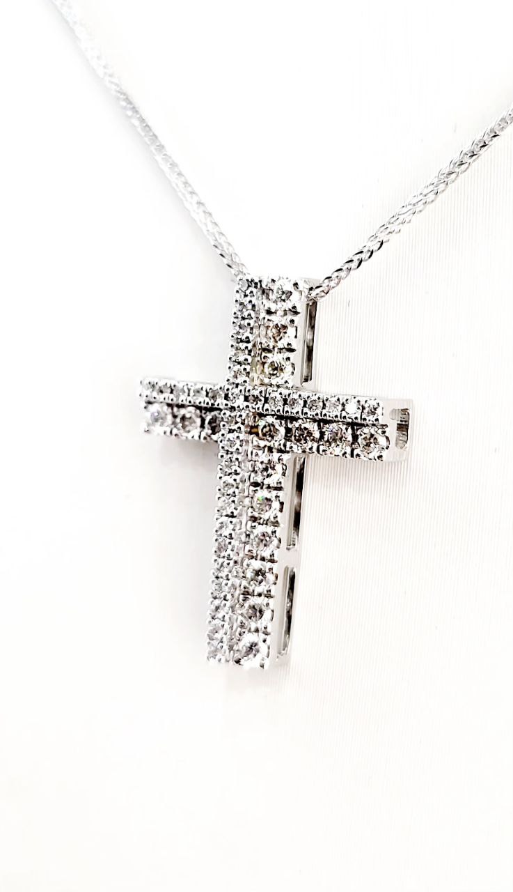 Collana Croce in Oro Bianco 18K con Diamanti 0,50 ct