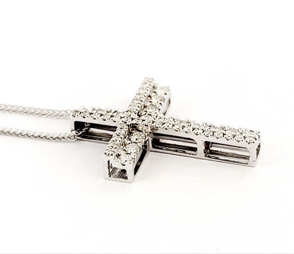 Collana Croce in Oro Bianco 18K con Diamanti 0,50 ct