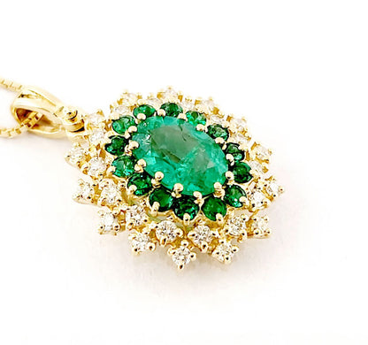 Collana pendente in Oro Giallo 18K con Smeraldi ct 1,39 e Diamanti ct 0,45