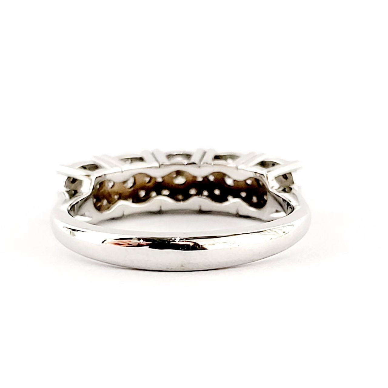 Anello veretta  magic  con diamanti 0,40 ct in Oro Bianco 18 kt (750)