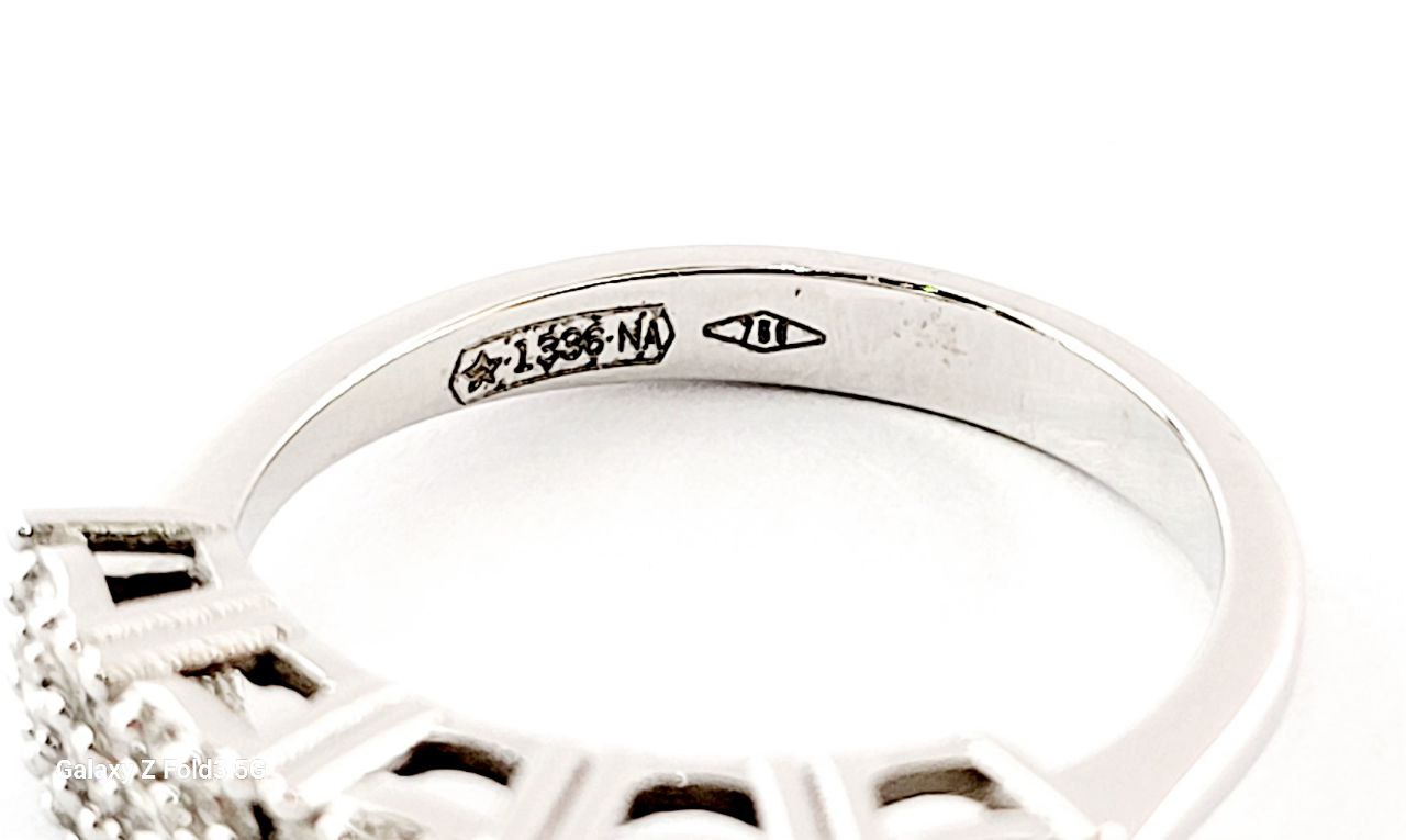 Anello veretta  magic  con diamanti 0,40 ct in Oro Bianco 18 kt (750)