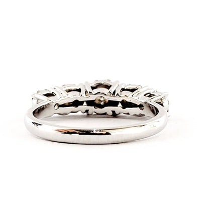 Anello veretta magic in Oro Bianco 18 k con diamanti 0,45 ct