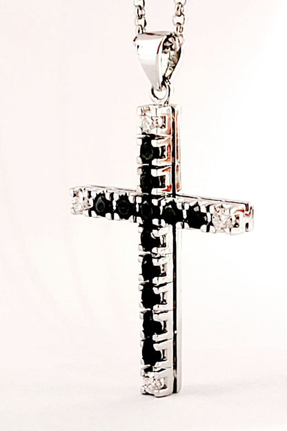 Collana Croce in Oro Bianco 18k con Diamanti bianchi ct 0,25 Diamanti Neri ct 1,07