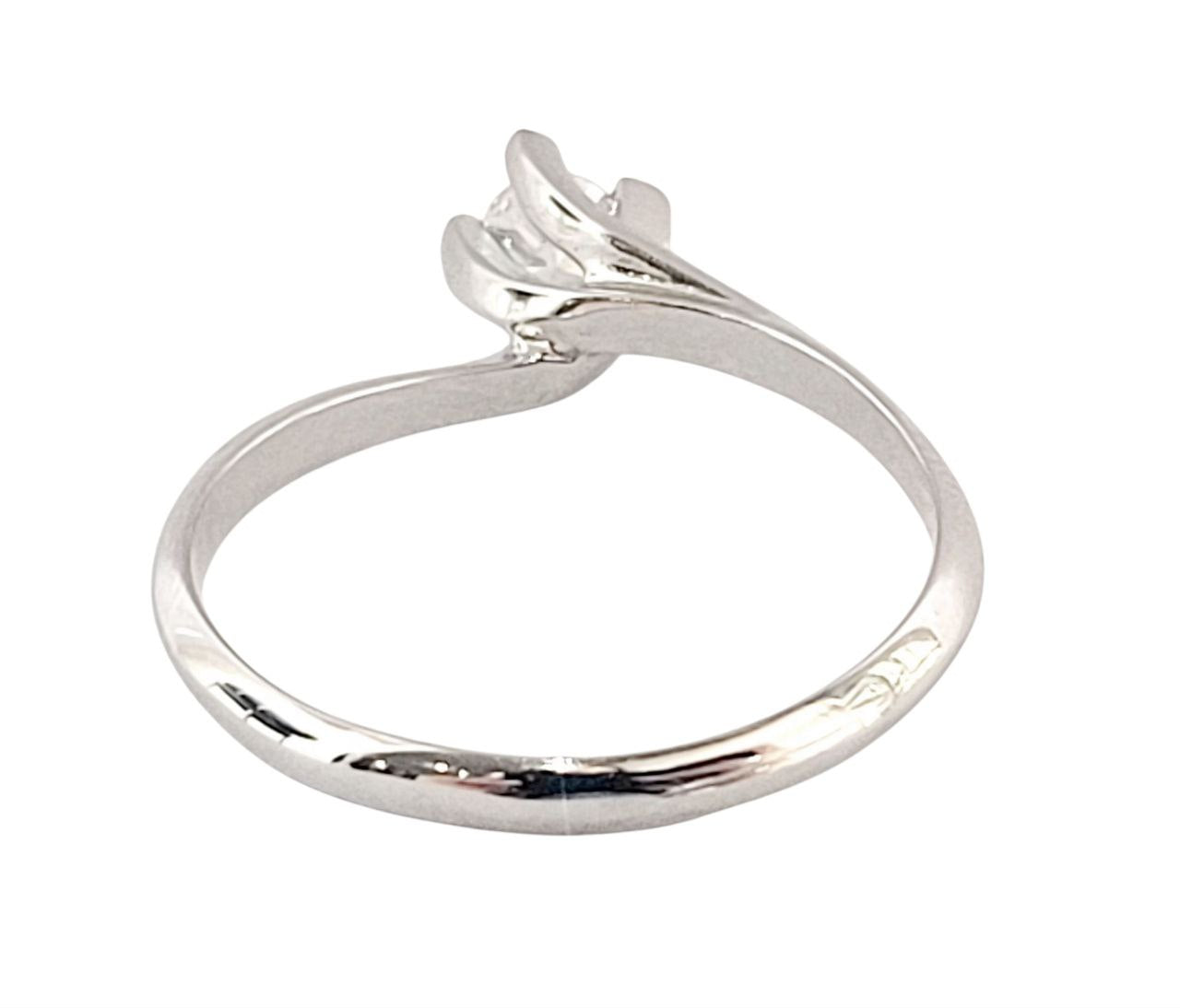 Anello solitario Valentino in oro 18K con diamante ct 0,20 + certificato gemmologico