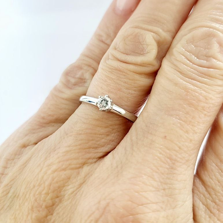 Anello solitario Tiffany 6 griffe Diamante ct 0,30 + certificato gemmologico