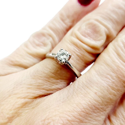 Anello solitario Tiffany 4 griffe in oro 18K con diamante ct 0,30 + certificato gemmologico