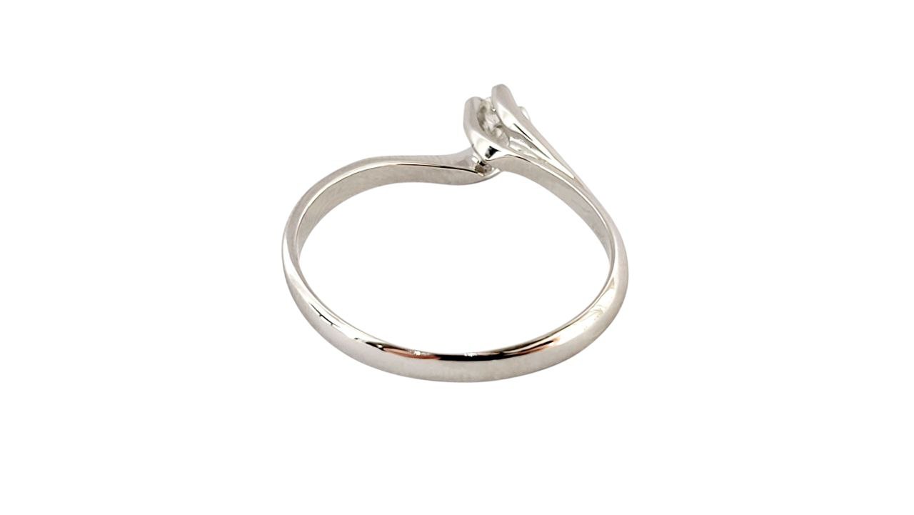 Anello solitario Valentino in oro bianco 18k con Diamante ct 0,10