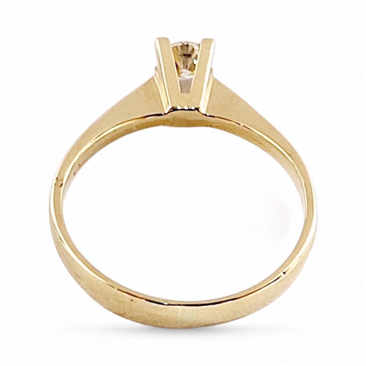 Anello Solitario modello 4 griffe con Diamante 0,25 ct in Oro Giallo 18 kt (750)