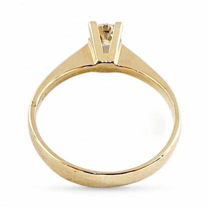 Anello Solitario modello 4 griffe con Diamante 0,25 ct in Oro Giallo 18 kt (750)