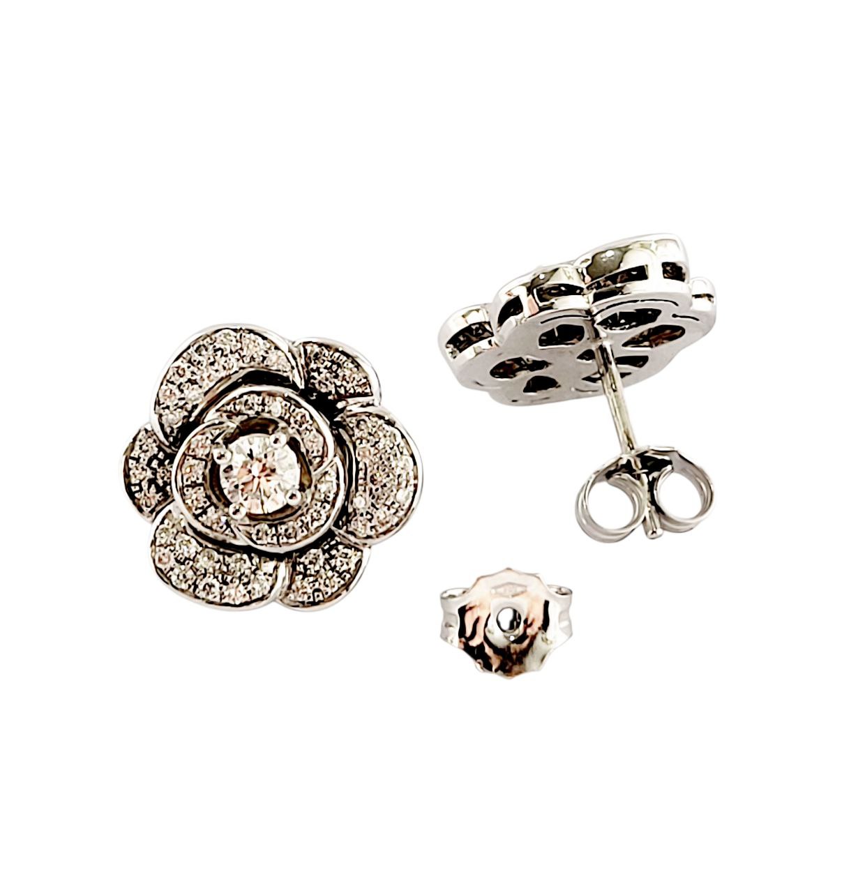 Orecchini fiore camelia in Oro Bianco con Diamanti 0,95 ct 18 kt (750)
