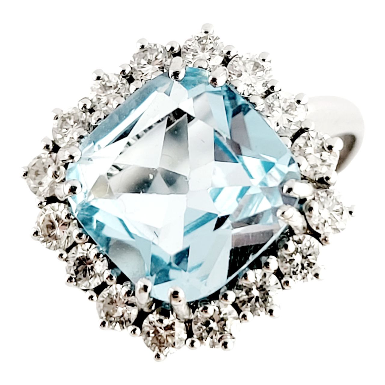 Anello Donna  in Oro Bianco con Topazio azzurro  ct 5,10 e Diamanti ct 0,80 18 kt (750)