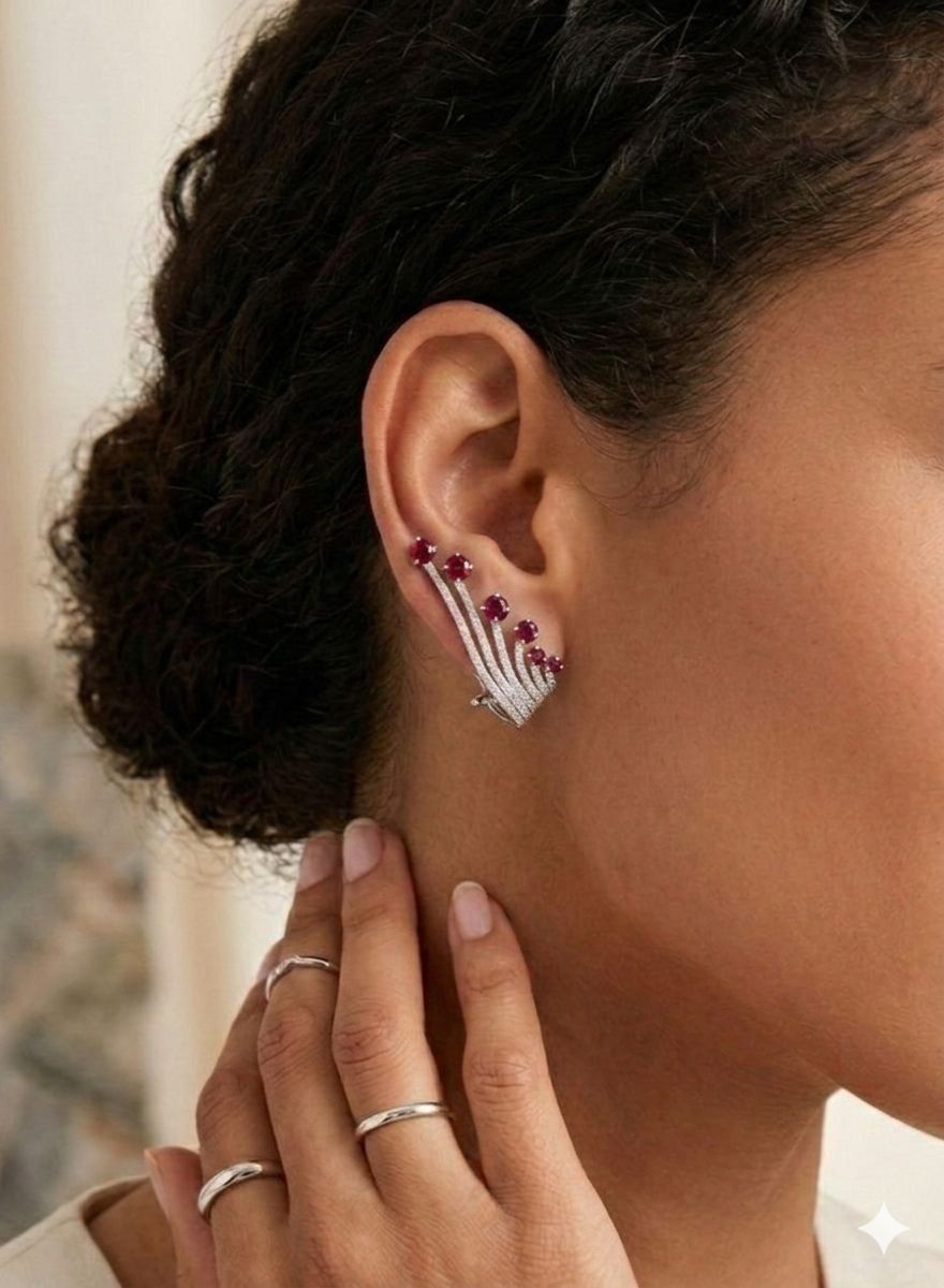 Orecchini a Ventaglio ear climber con Rubino ct 1,25 e Diamanti ct 0,7 in Oro Bianco 18kt (750)
