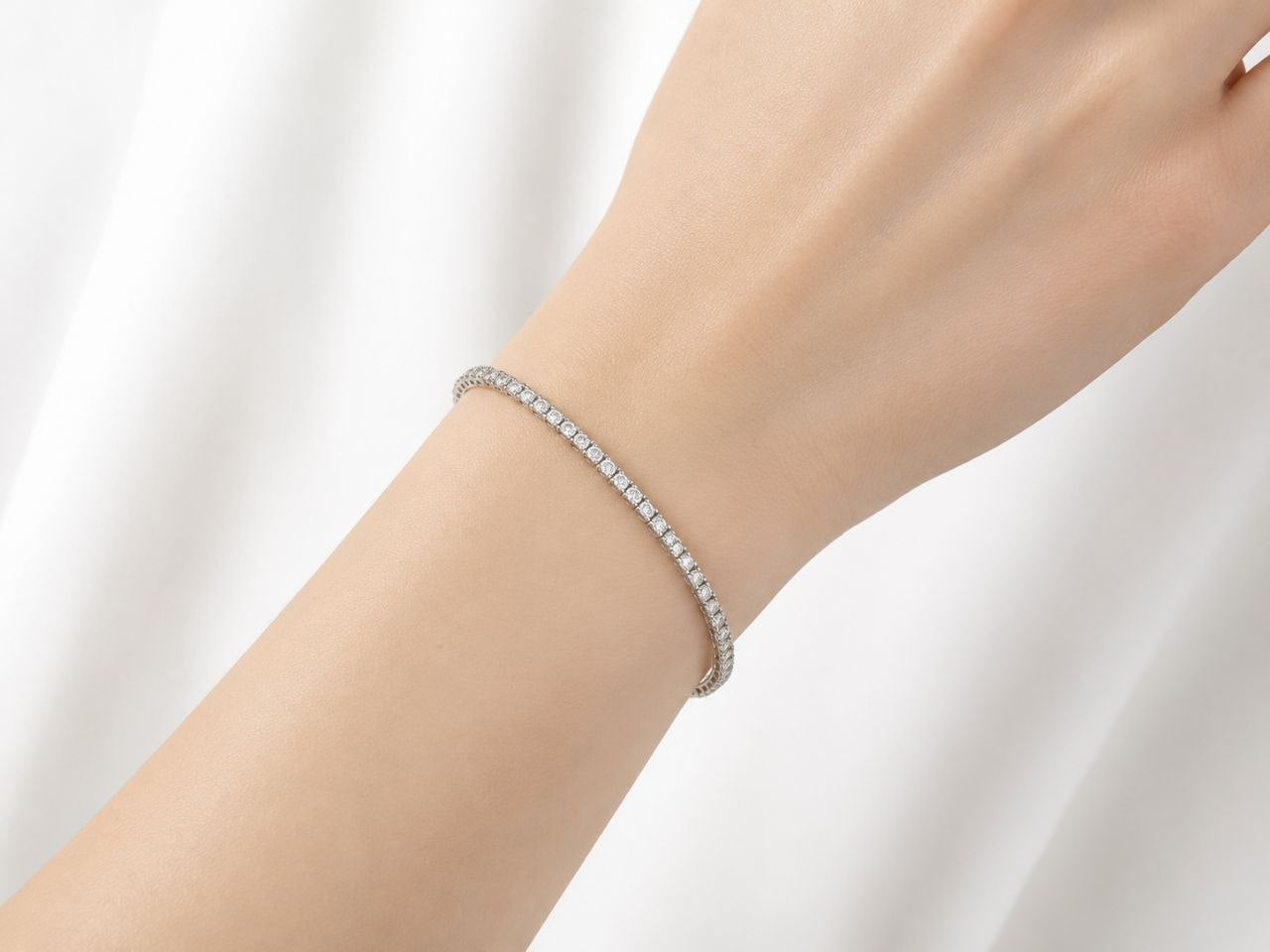 Bracciale tennis con diamanti bianchi Ct 1,08 - 18 cm - in oro bianco 18kt (750)