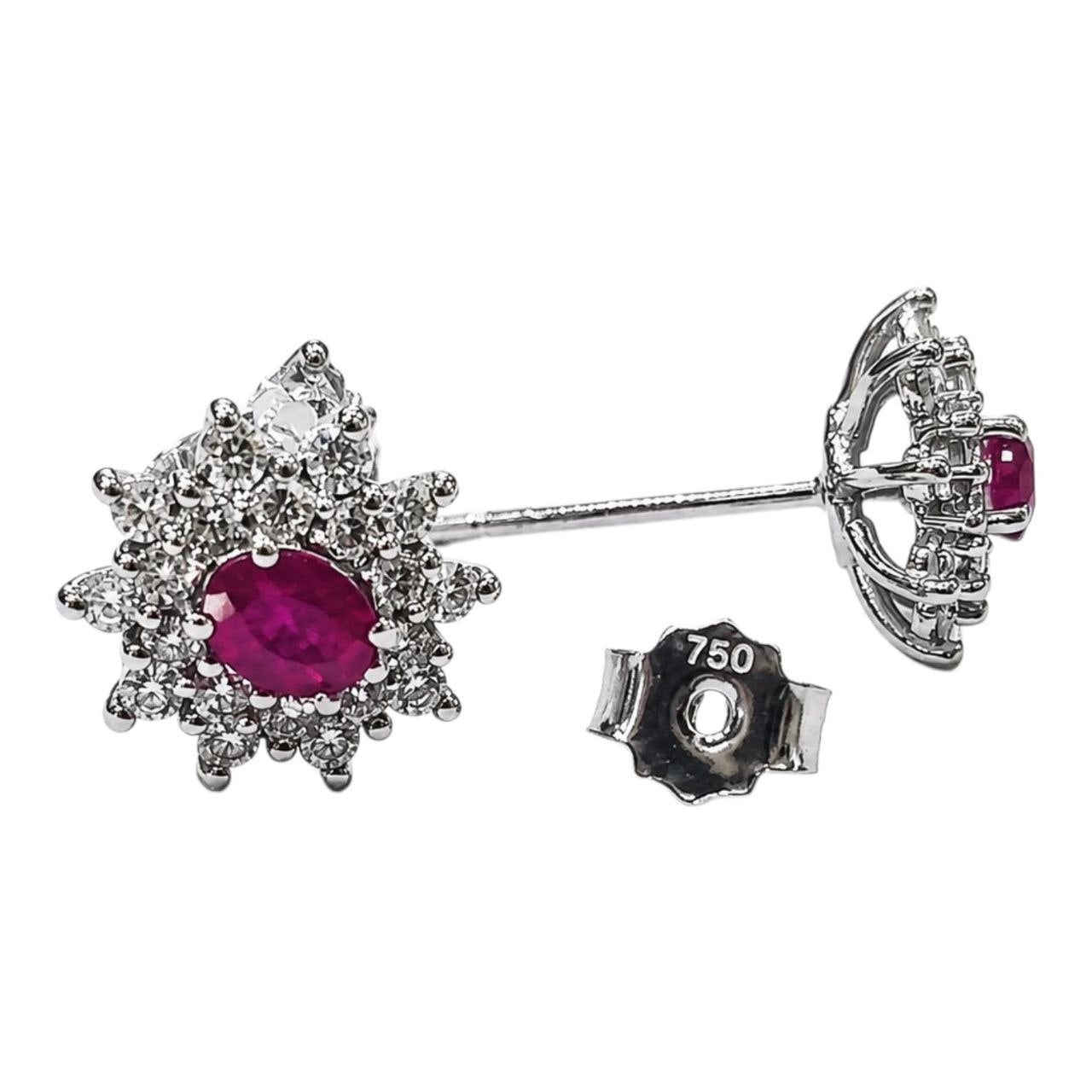 Orecchini in Oro Bianco con Diamanti 0,30 ct e Rubini ovali 0.35 ct 18 kt (750)