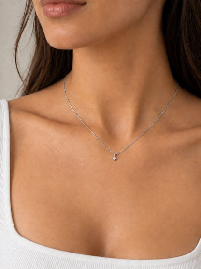 Collana con pendente punto luce con Diamante 0,07 ct in Oro Bianco 18 kt (750)