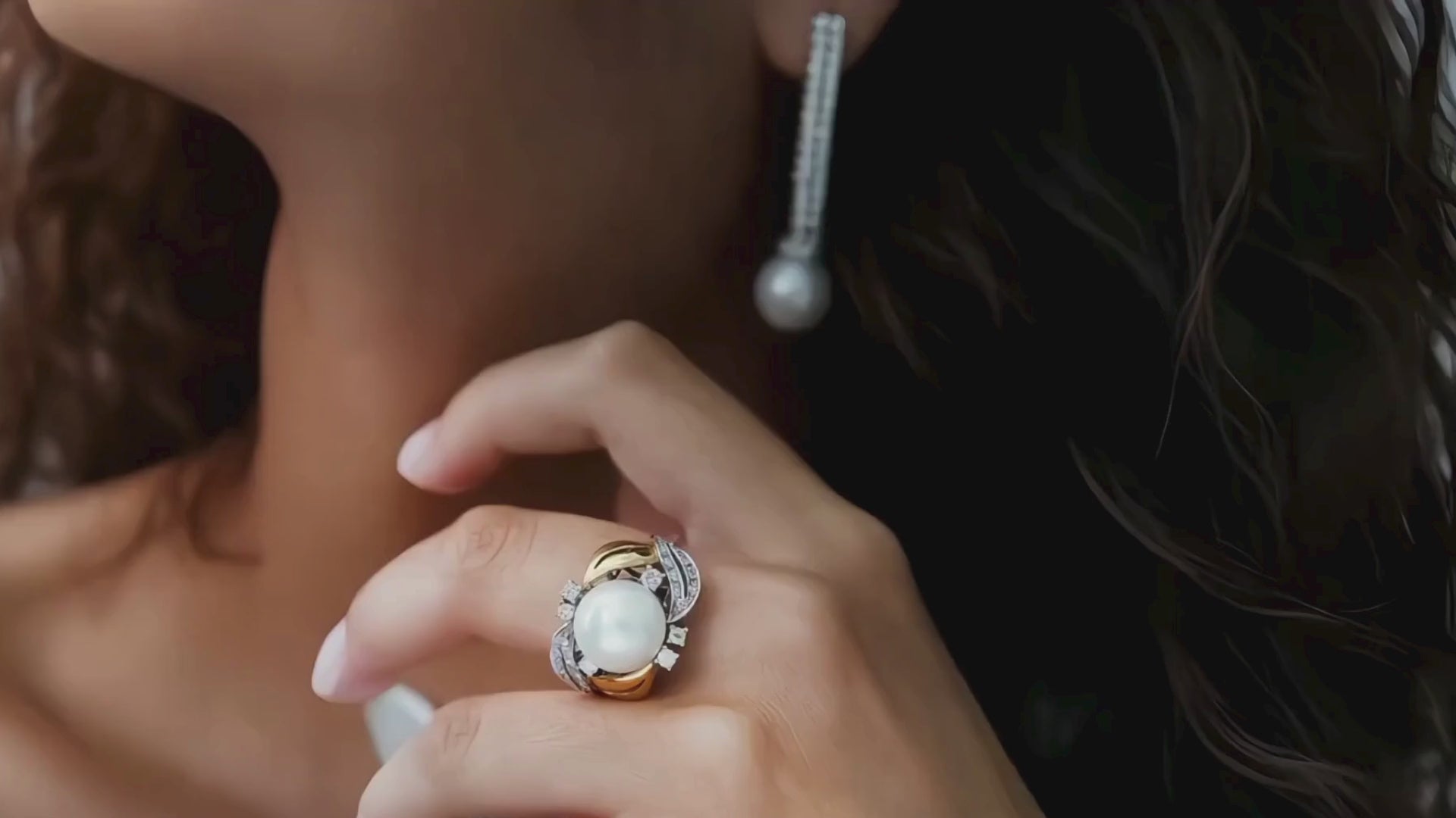 Carica il video: 