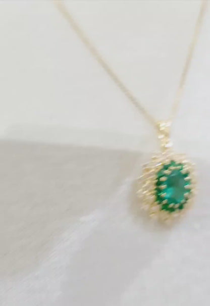 Collana pendente in Oro Giallo 18K con Smeraldi ct 1,39 e Diamanti ct 0,45
