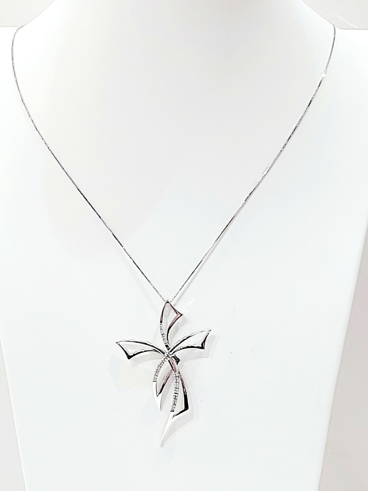 Collana pendente Croce in Oro Bianco 18KT - 750  con Diamanti ct 0,25